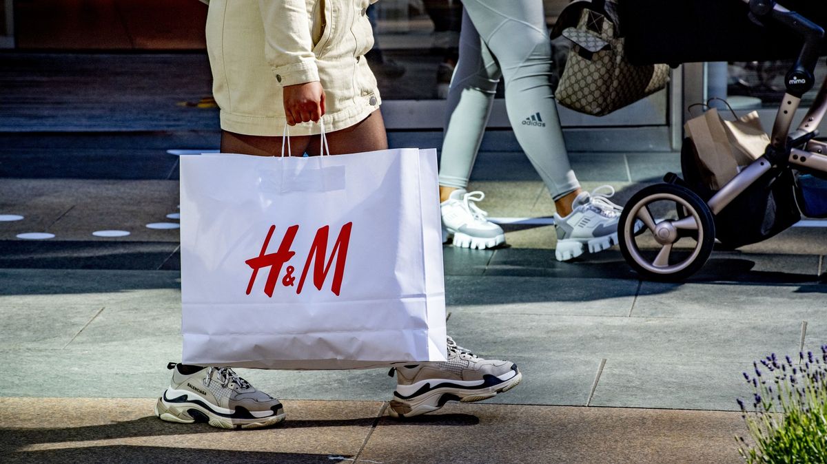 H&M zavře stovky poboček a zaplatí pokutu za špehování zaměstnanců
